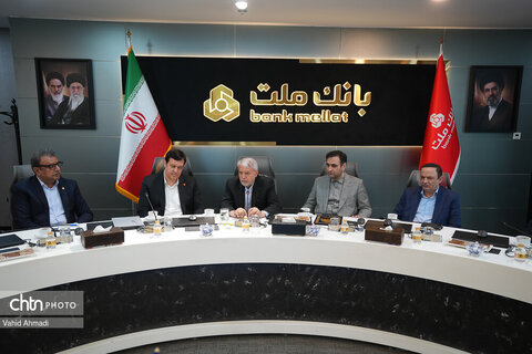 نشست با مدیرعامل، اعضای هیئت‌مدیره و مدیران ارشد بانک ملت