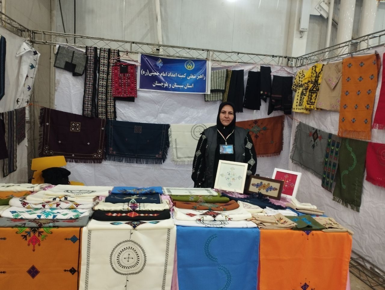از دستان زنان هنرمند سیستان و بلوچستان تا بازارهای اروپا /سوزن‌دوزی در مسیر اشتغال و صادرات