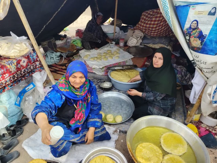 جشنواره از خوشه تا تنور همزمان با همایش ملی کویرنوردی شهرستان بشرویه برگزار شد