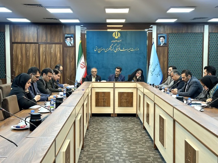 ترسیم استراتژی جامع توسعه صنایع دستی/ از ایجاد «پاتوق‌های هنری» تا تسهیل بازرگانی و اعتبارات