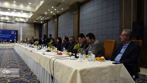 نشست کمیسیون فرهنگی مجلس شورای اسلامی با نخبگان و فعالان فرهنگی و اجتماعی استان همدان