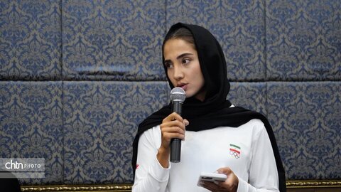 نشست کمیسیون فرهنگی مجلس شورای اسلامی با نخبگان و فعالان فرهنگی و اجتماعی استان همدان