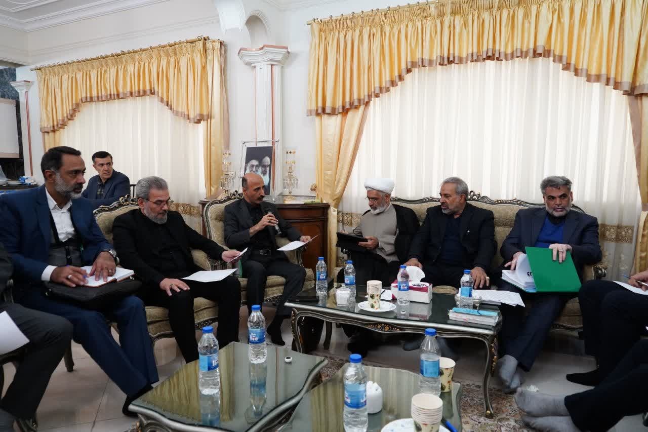 نشست کمیسیون فرهنگی مجلس در غار علیصدر/ موانع توسعه و سرمایهگذاری بررسی شد