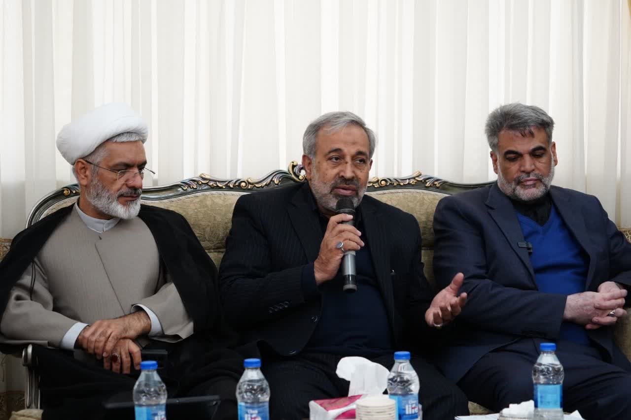 نشست کمیسیون فرهنگی مجلس در غار علیصدر/ موانع توسعه و سرمایه‌گذاری بررسی شد