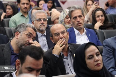 آیین رونمایی از گواهینامه ثبت جشنواره بین‌المللی روز ملی زعفران در تقویم رویدادهای گردشگری کشور که همزمان با همایش روز ملی زعفران برگزار شد