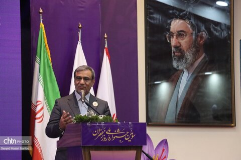 آیین رونمایی از گواهینامه ثبت جشنواره بین‌المللی روز ملی زعفران در تقویم رویدادهای گردشگری کشور که همزمان با همایش روز ملی زعفران برگزار شد