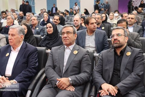 آیین رونمایی از گواهینامه ثبت جشنواره بین‌المللی روز ملی زعفران در تقویم رویدادهای گردشگری کشور که همزمان با همایش روز ملی زعفران برگزار شد