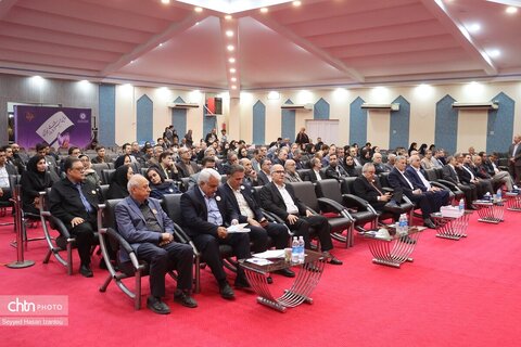 آیین رونمایی از گواهینامه ثبت جشنواره بین‌المللی روز ملی زعفران در تقویم رویدادهای گردشگری کشور که همزمان با همایش روز ملی زعفران برگزار شد