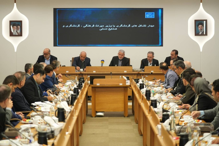 سازوکار تبدیل ارز گردشگران خارجی در مبادی ورودی کشور نهایی شد/ احیای گردشگری ایران نیازمند رفع محدودیت‌های پروازی، تقویت دیپلماسی و حمایت هدفمند از بخش‌خصوصی