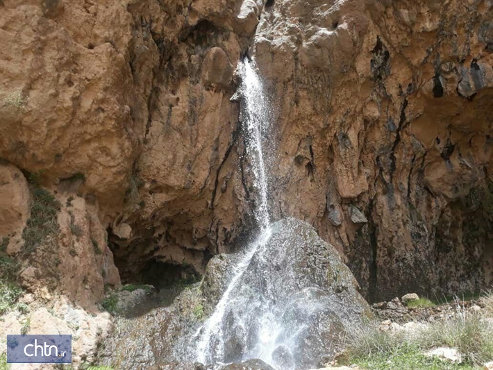محوطه طبیعی «زیر زردآب» جاذبه‌ای ارزشمند در فریدون‌شهر اصفهان