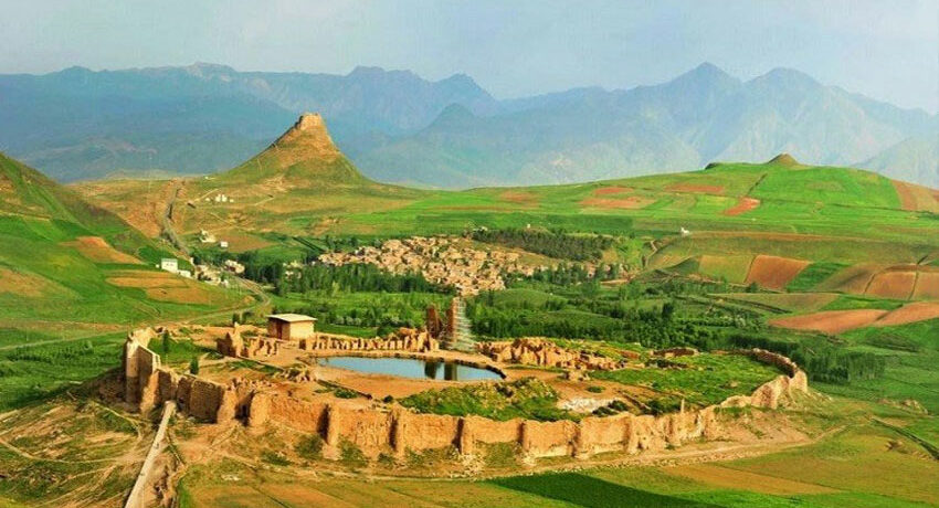 بررسی مردم‌شناختی چالش‌ها و فرصت‌های گردشگری پایدار در استان آذربایجان غربی