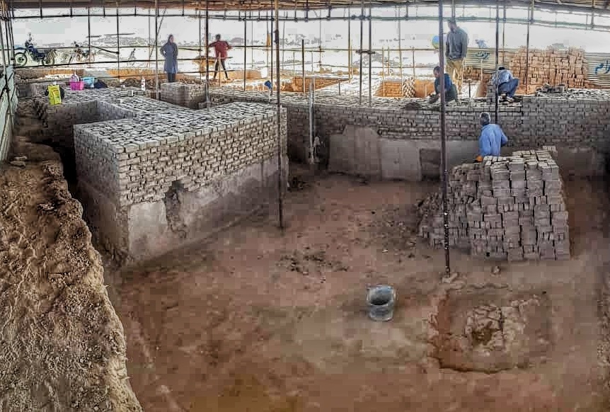 مرمت بناهای خشتی در محوطه تاریخی ریوی مانه و سملقان