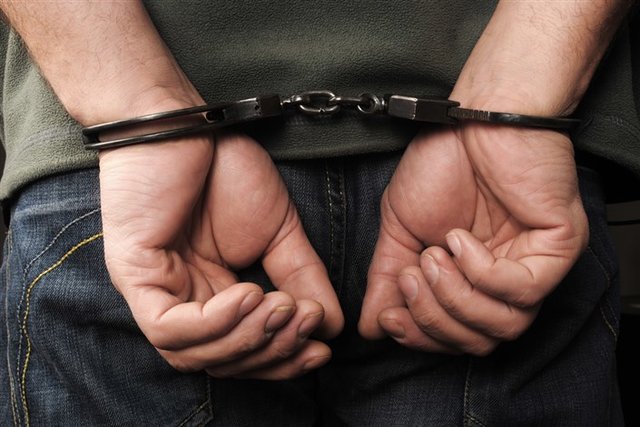 کشف شیء تاریخی و دستگیری 5 نفر در فاروج