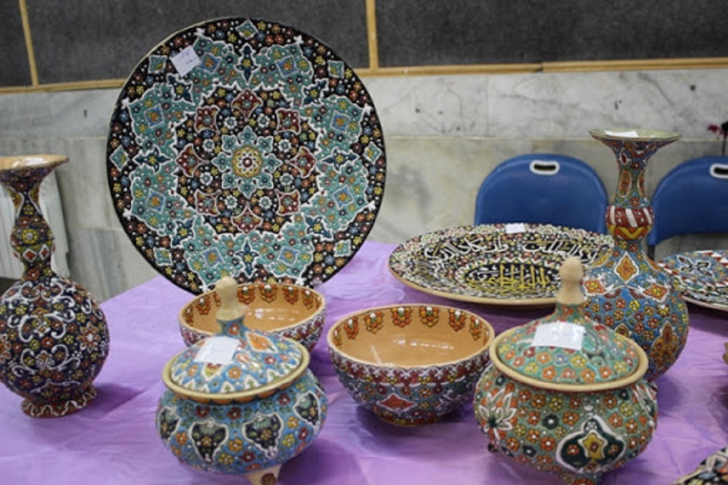 نمایشگاه صنایع‌دستی به‌مناسبت هفته دفاع مقدس در قرچک برگزار می‌شود