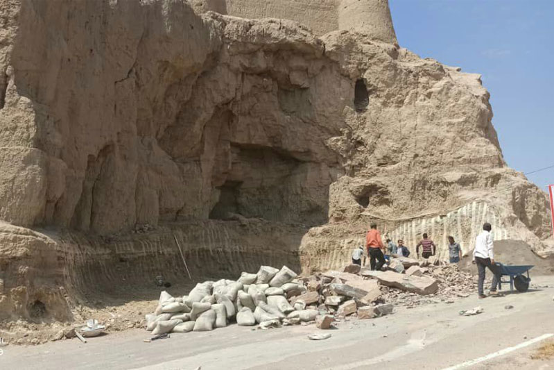 پایان عملیات مرمت اضطراری قلعه رستم بافران شهرستان نائین