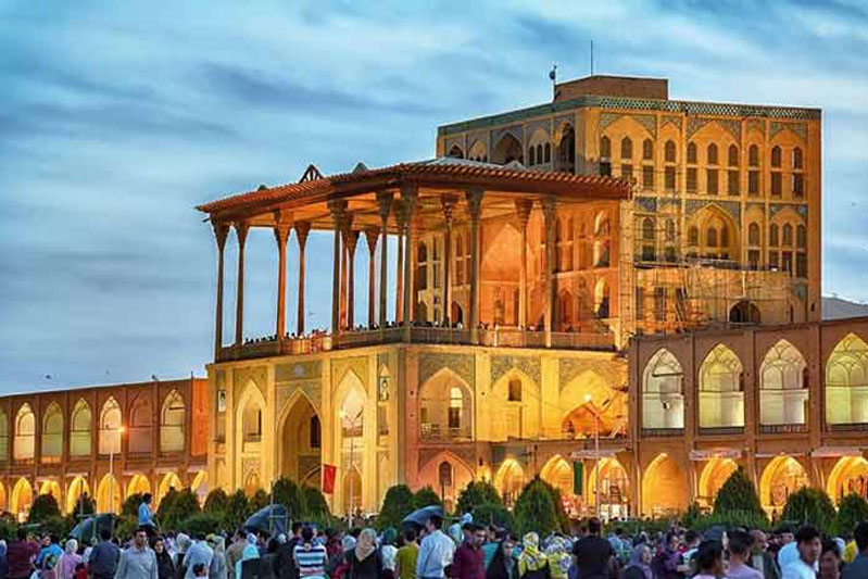 تعطیلی مجدد بناهای تاریخی و جاذبه‌های گردشگری اصفهان به‌دلیل شیوع بیماری کرونا
