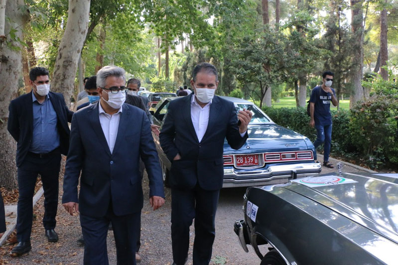 برگزاری رالی گردشگری خودروهای قدیمی با شعار «گردشگری هوشمند، سفر سلامت» در اصفهان