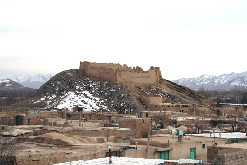 اتمام عملیات شناسایی و مستندنگاری قلعه تاریخی«جاجا» در شهرستان تیران
