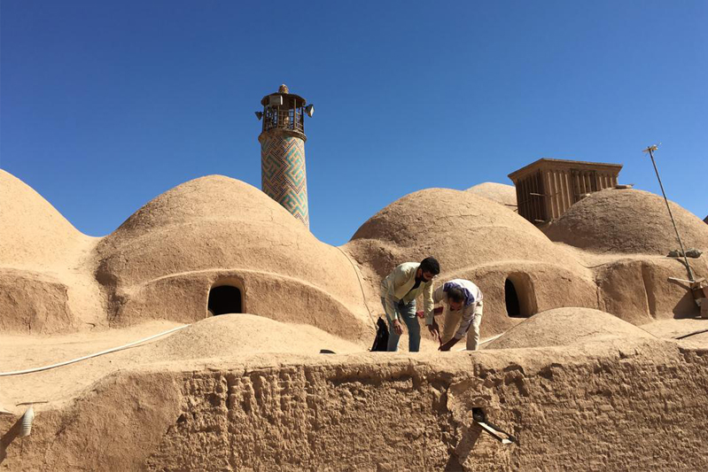 احیای سنت دیرینه پایش پشت‌بام خانه‌ها در بافت تاریخی یزد
