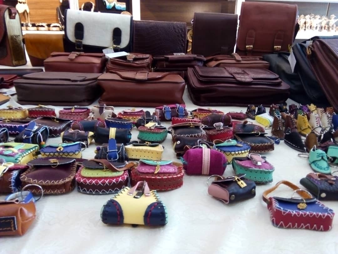 برپایی نمایشگاه صنایع‌دستی تولیدات چرم در بوشهر