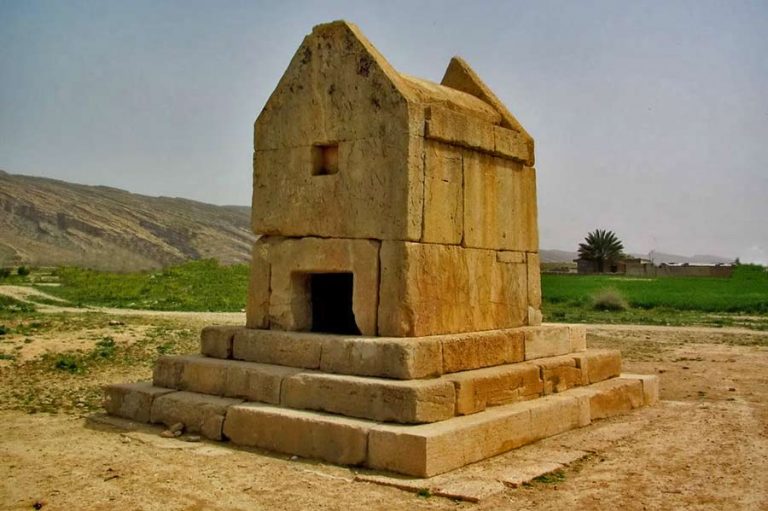 زلزله به آثار تاریخی دشتستان آسیبی نرسانده است