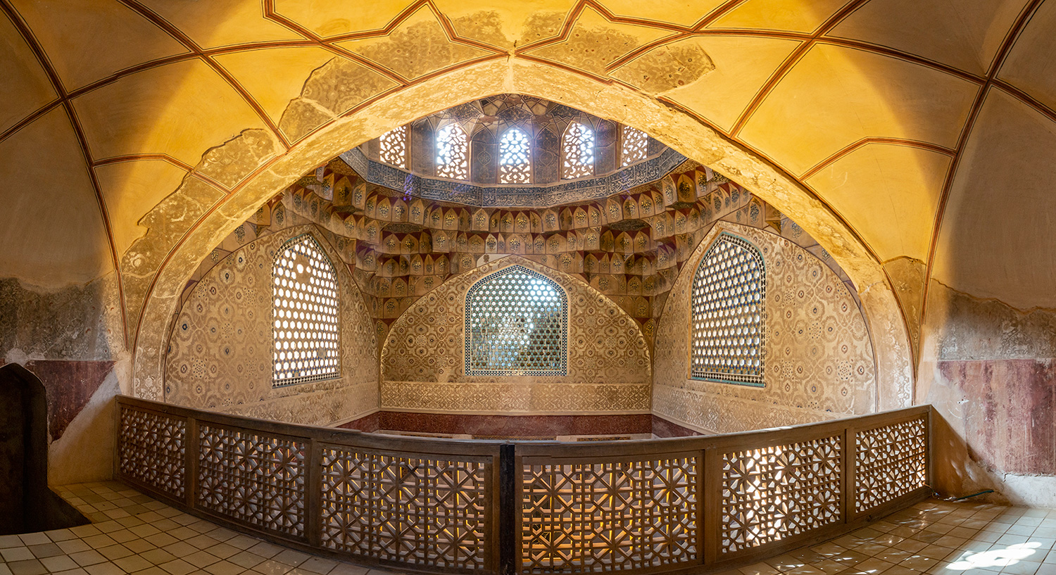 تزئینات معماری مسجد گنجعلی خان کرمان