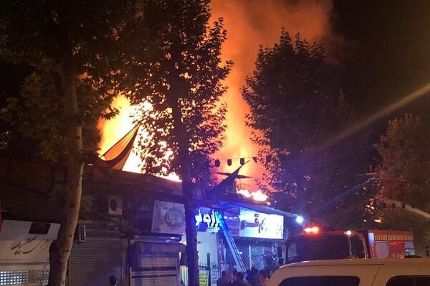  6 کارگاه صنایع‌دستی در آتش‌سوزی مرکز ری‌شناسی خسارت دیدند
