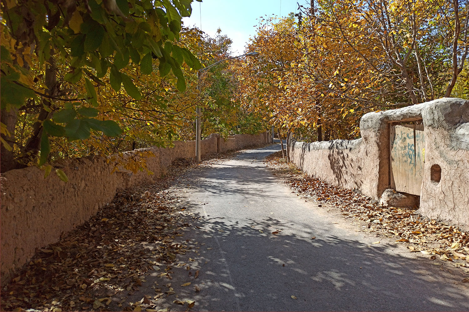 پاییز در روستای افوشته شهرستان نطنز