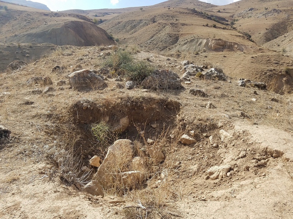 دستگیری 4 عامل حفاری غیرمجاز در اراضی روستای ارزیل شهرستان ورزقان