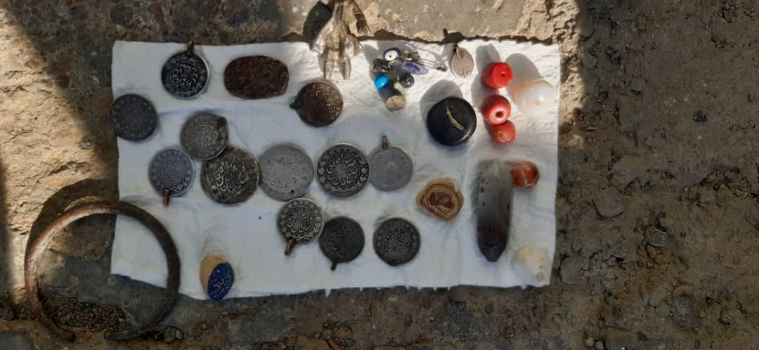 فروشنده دوره‌گرد سکه‌های تاریخی در کرمان دستگیر شد