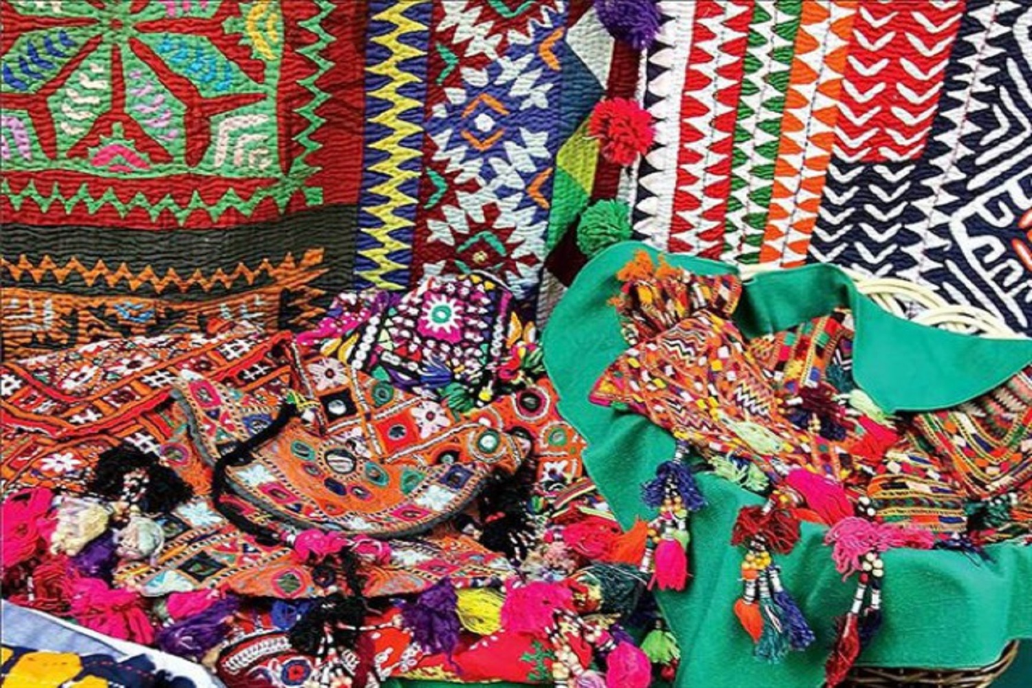 طرح شناسایی هنرمندان صنایع‌دستی در روستاهای قرچک اجرا می‌شود