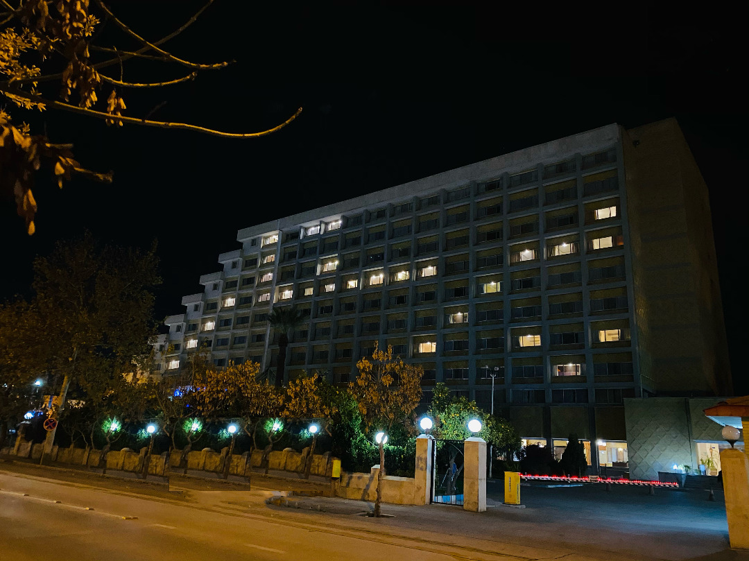 چراغ‌های هتل همای شیراز برای پرستاران روشن شد