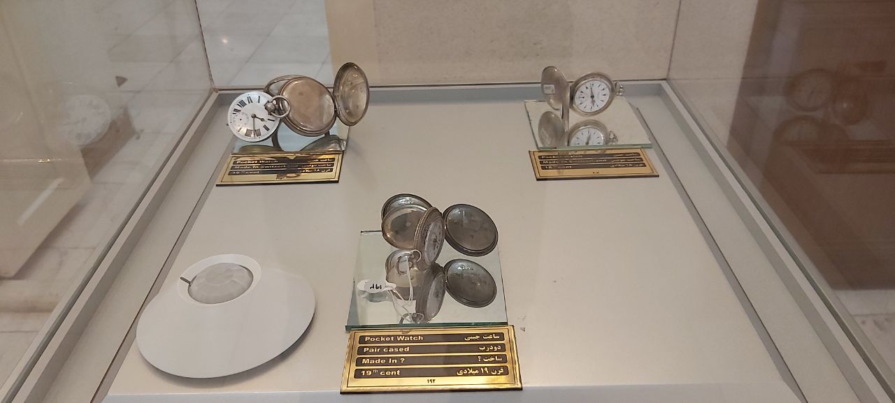 گالری ساعت‌های جیبی در موزه مردم‌شناسی ارومیه