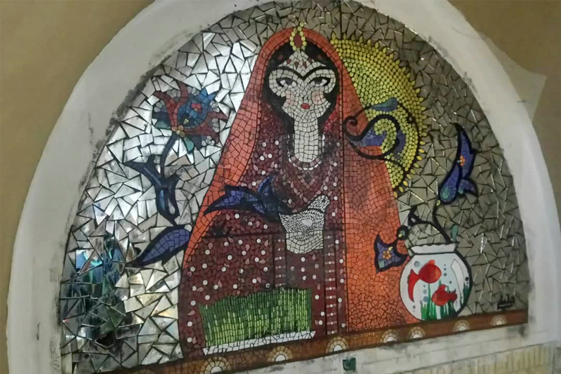 مشارکت بانوان هنرمند بهاباد در بازسازی حمام تاریخی باغستان