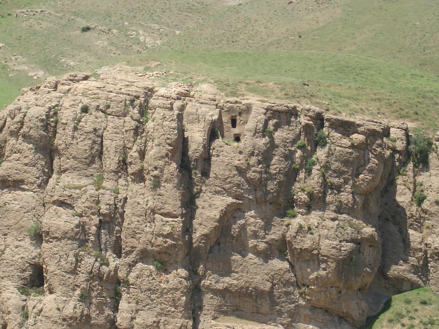 قلعه سیدک، یک مجموعه صخره‌ای تاریخی در جنوب دشت ارومیه