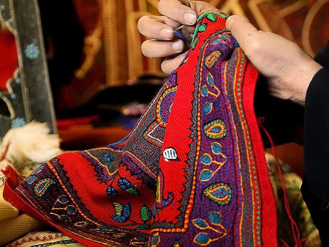 330 هنرمند صنایع‌دستی در ارزوییه کرمان تسهیلات کرونا دریافت کرده‌اند
