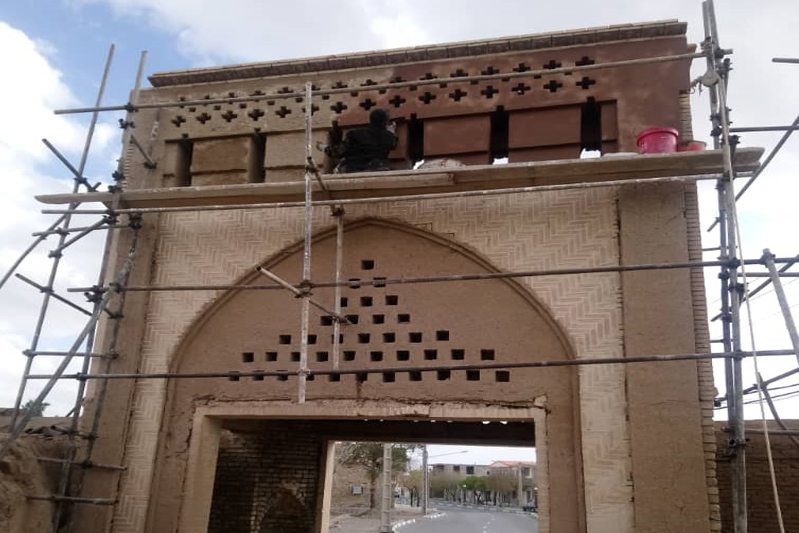 تکمیل عملیات مرمت سردر ورودی قلعه بهاباد