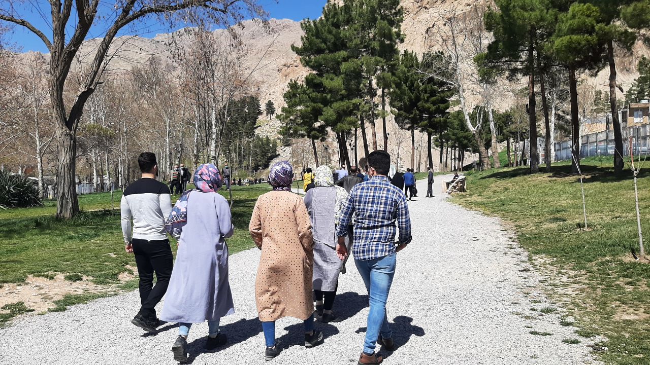 با رعایت پروتکل‌های بهداشتی امکان بازدید از اماکن گردشگری استان کرمانشاه مهیا است 