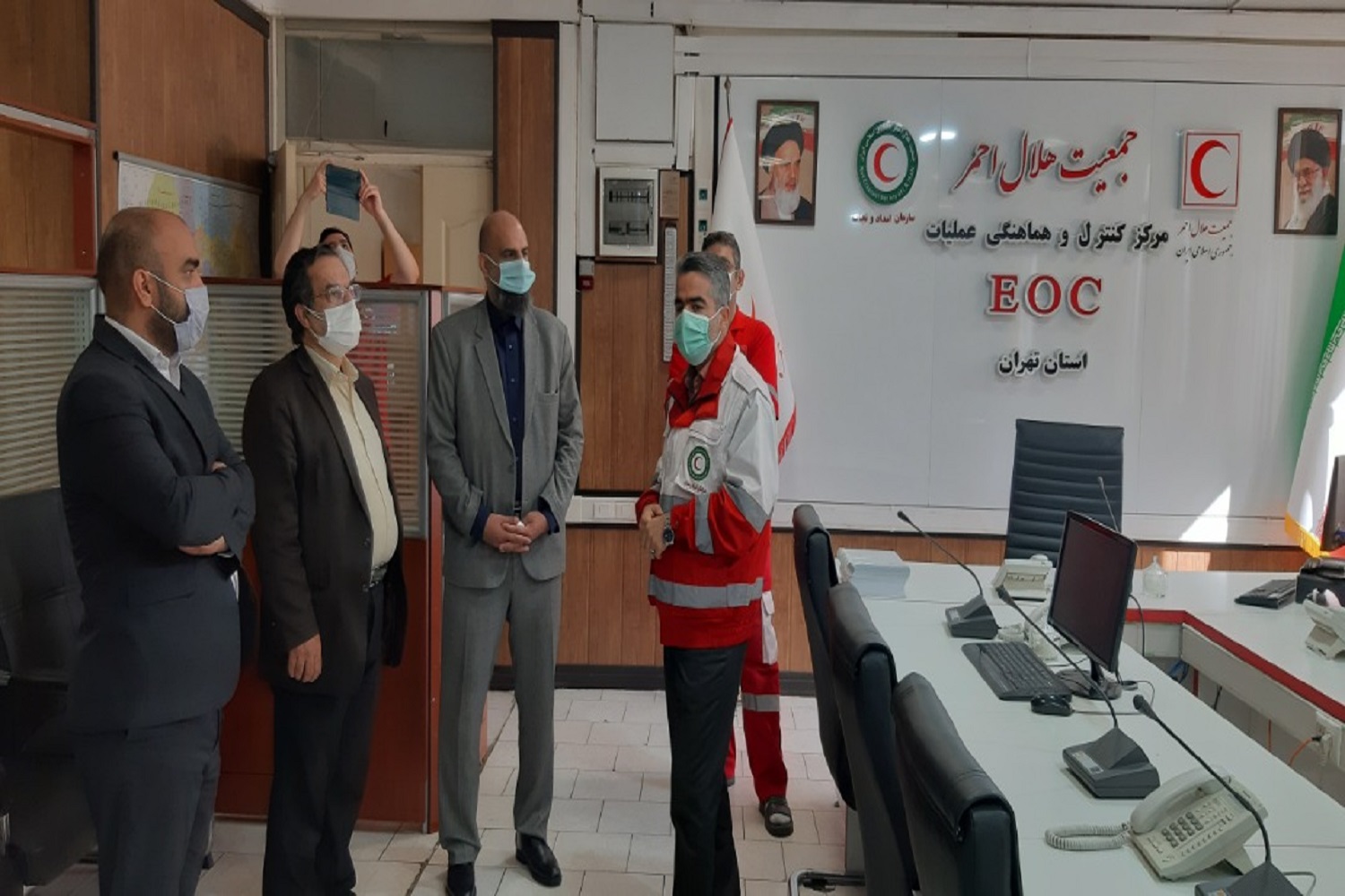 بازدید دبیر ستاد اجرایی سفر کشور از مرکز هماهنگی عملیات‌های اضطراری هلال احمر تهران