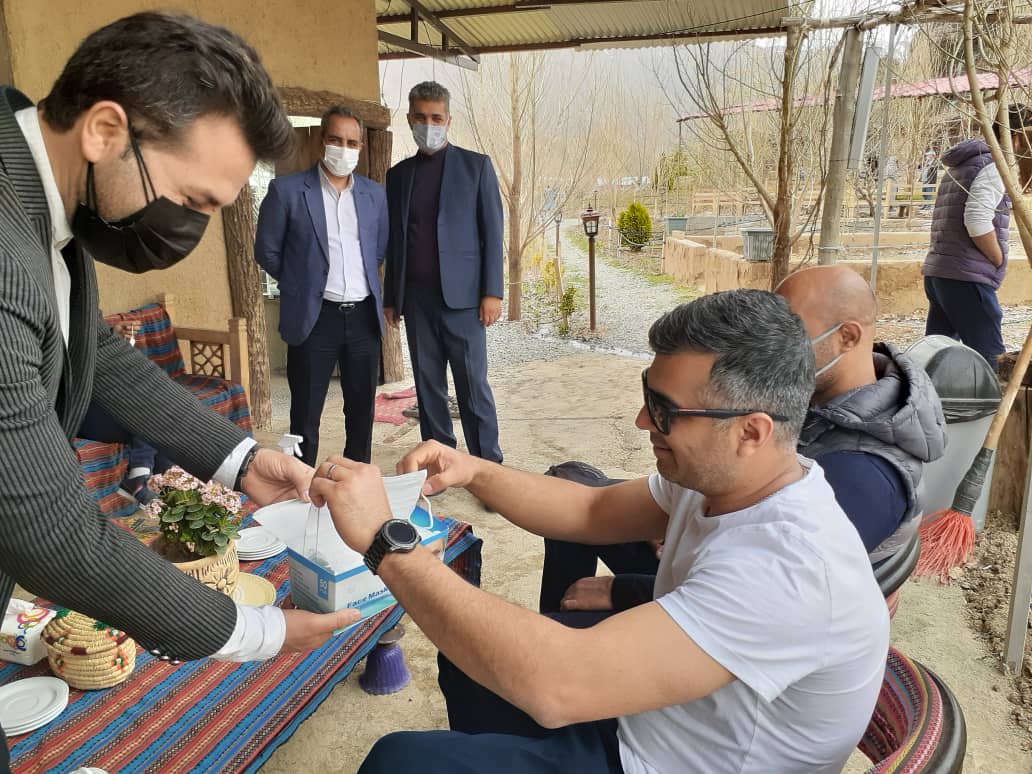 توزیع رایگان اقلام بهداشتی در میان گردشگر‌ان نو‌روز‌ی در البرز 