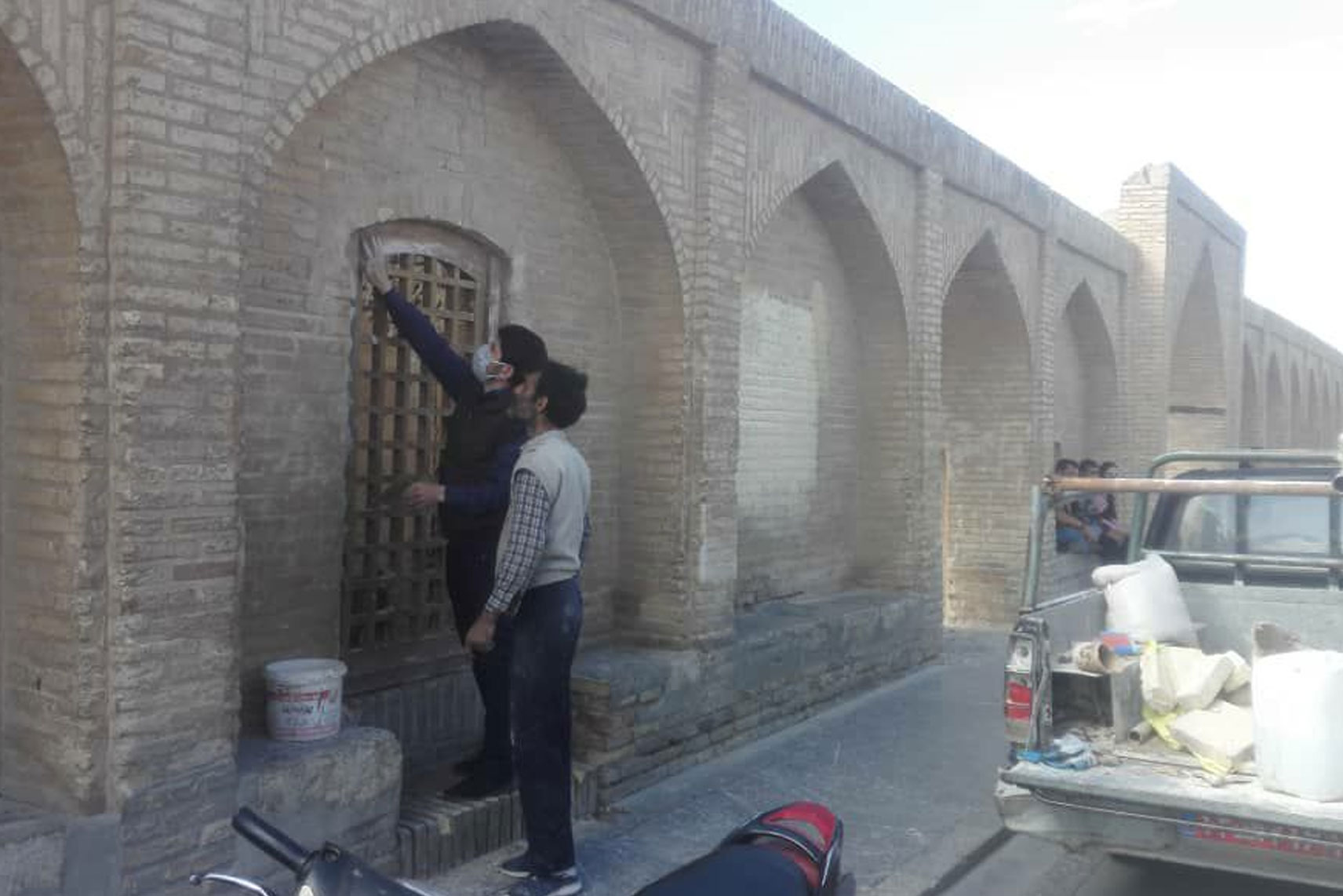 تداوم عملیات مرمت‌های مستمر سی‌وسه پل اصفهان