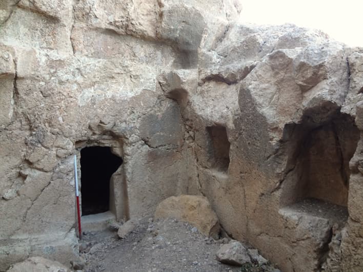 مقبره صخره‌ای كل‌خرابه روستای فیروزیان اروميه