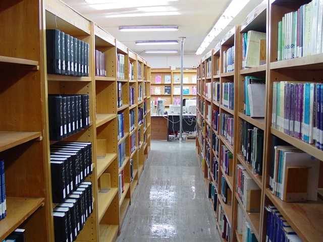 اهدای 500 عنوان کتاب تخصصی به کتابخانه اداره‌کل میراث‌فرهنگی، گردشگری و صنایع‌دستی خوزستان
