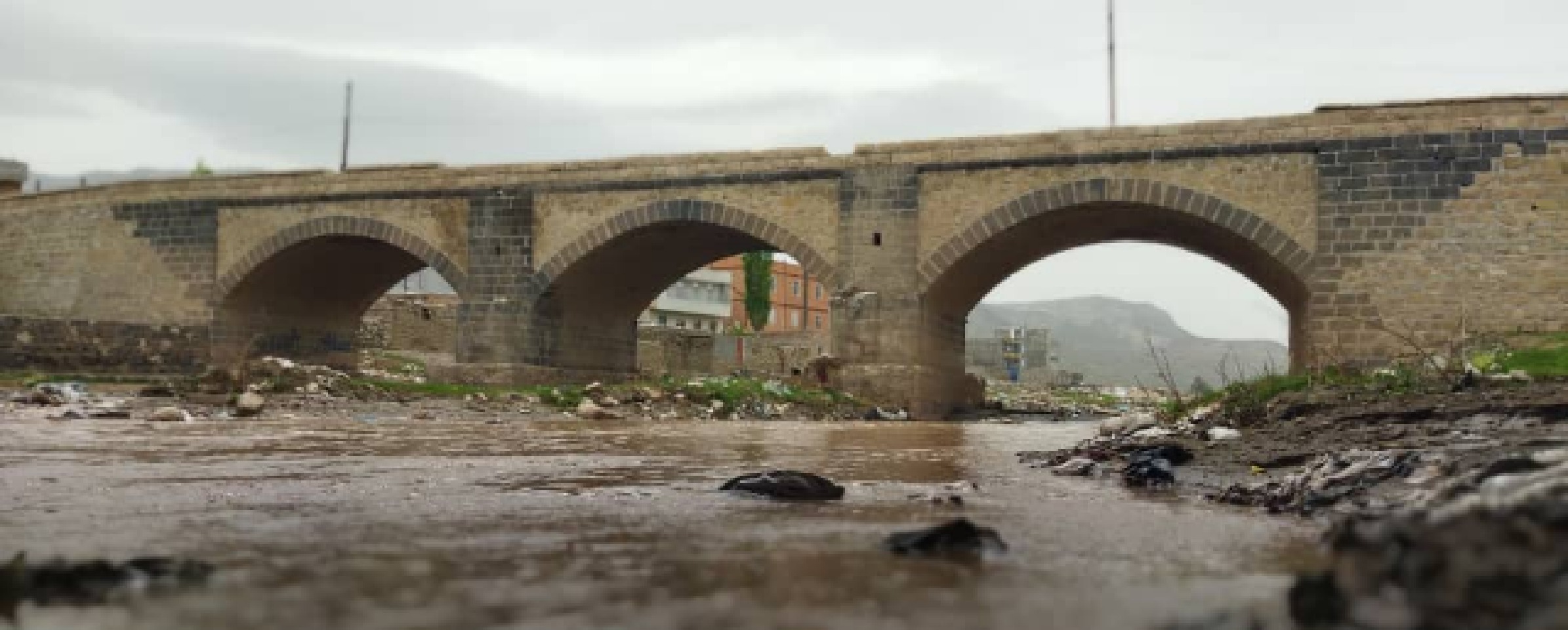 آغاز مرمت‌ پل تاریخی کشمش‌تپه ماکو