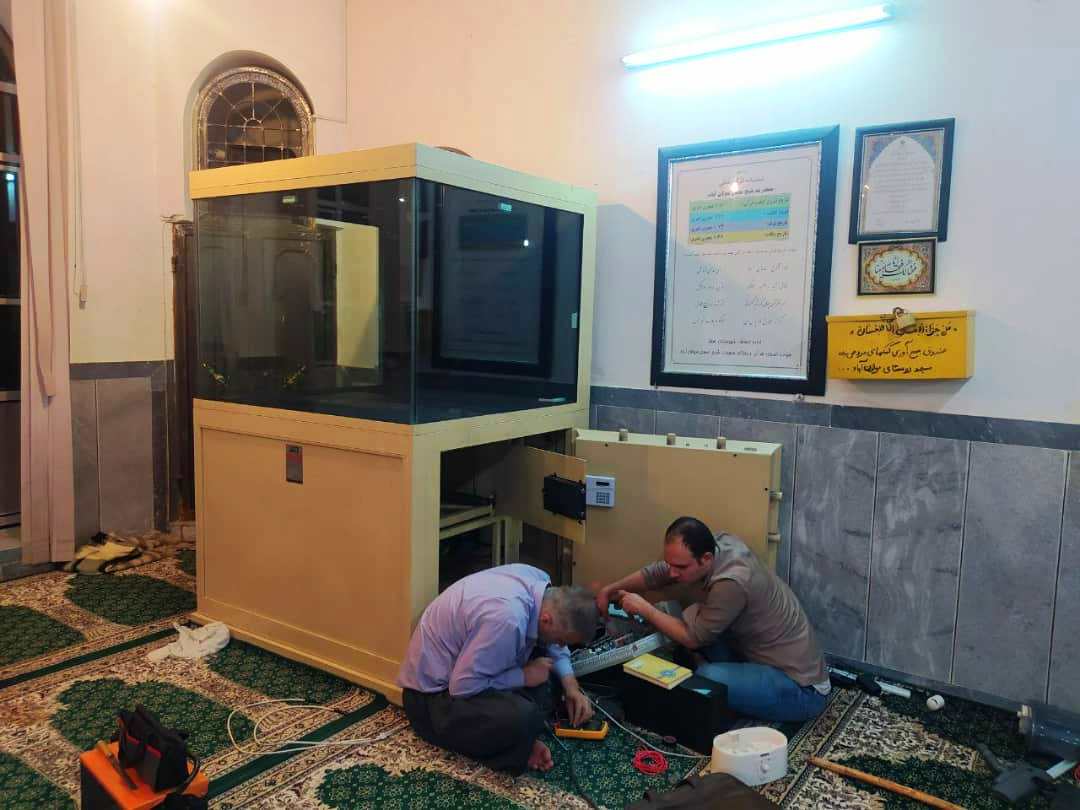 ویترین‌های حفاظتی قرآن‌های تاریخی مولان‌آباد و کویره‌گویزه سقز تعمیر و تجهیز شد