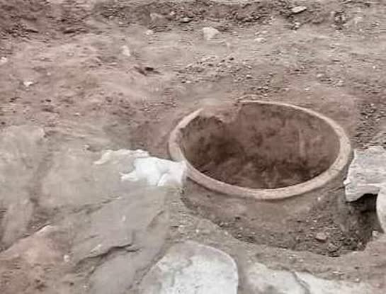 کشف اشیای تاریخی حین حفر کانال آب در کدکن تربت‌حیدریه