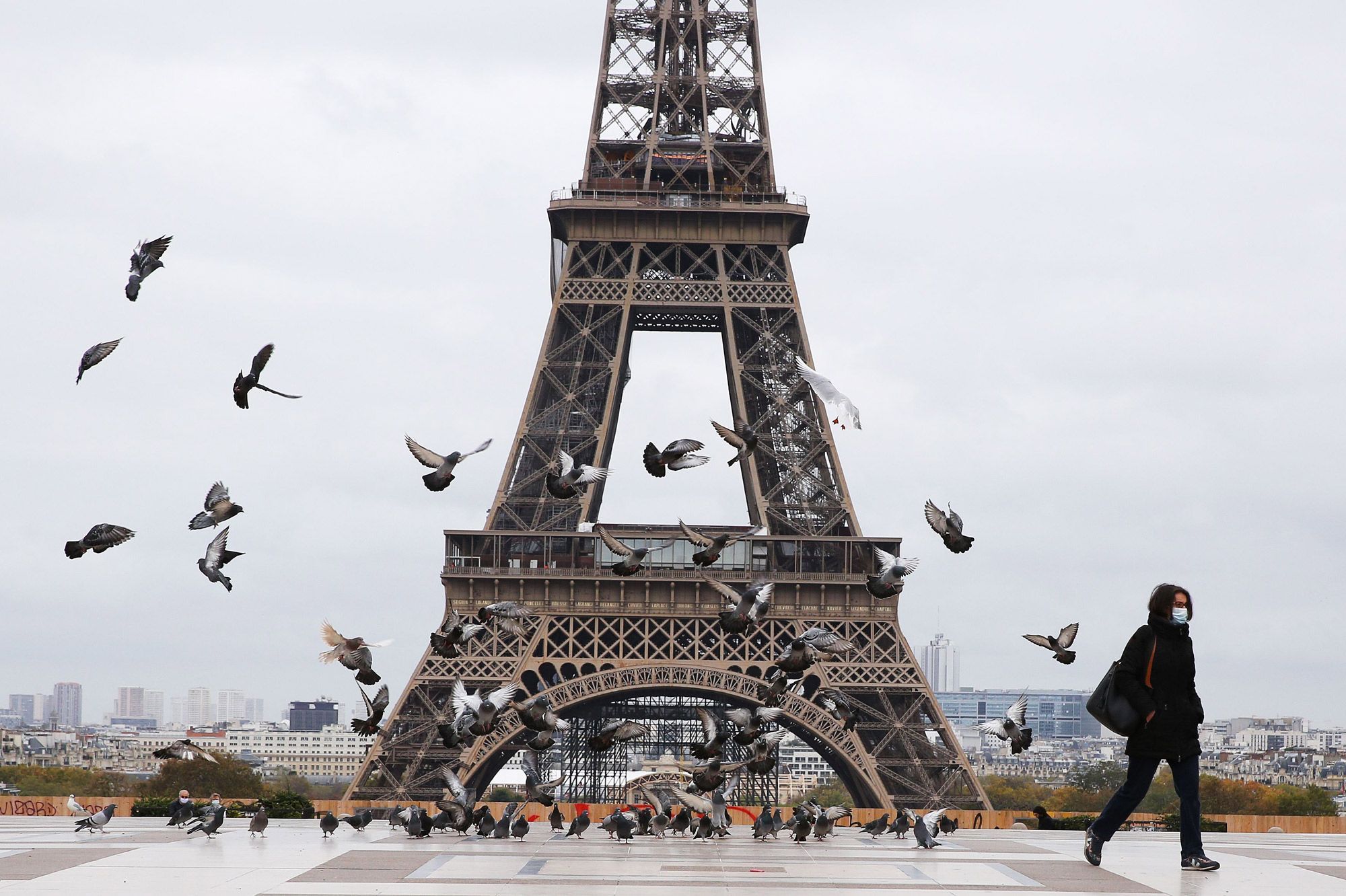 فرانسه به رایگان از گردشگران تست کووید 19 می‌گیرد