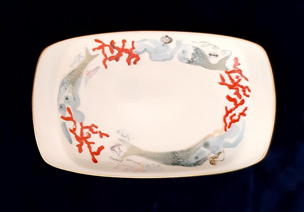 رونمایی از تابلوی نقاشی و مجموعه کامل ظروف چینی‌ تزئینی دست‌ساز در کاخ سعدآباد