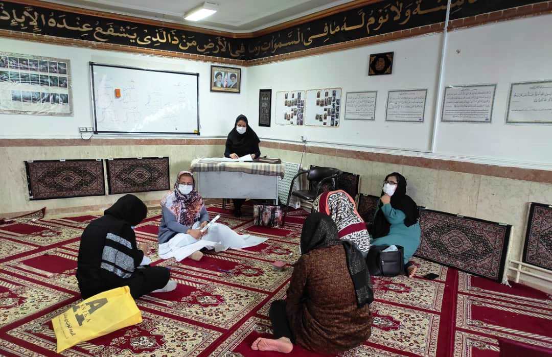 آموزش مهارت‌های صنایع‌دستی به 396 نفر از زندانیان کردستان 