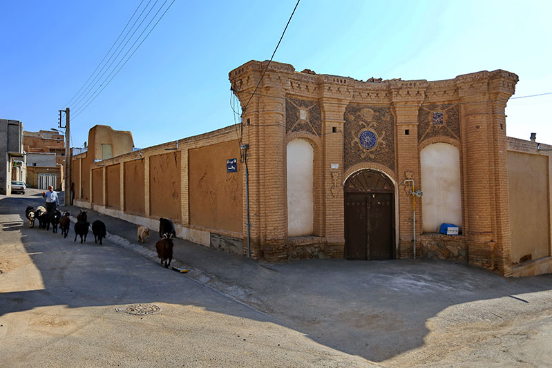 اولین بنای تاریخی شهر آشتیان به بخش خصوصی واگذار شد